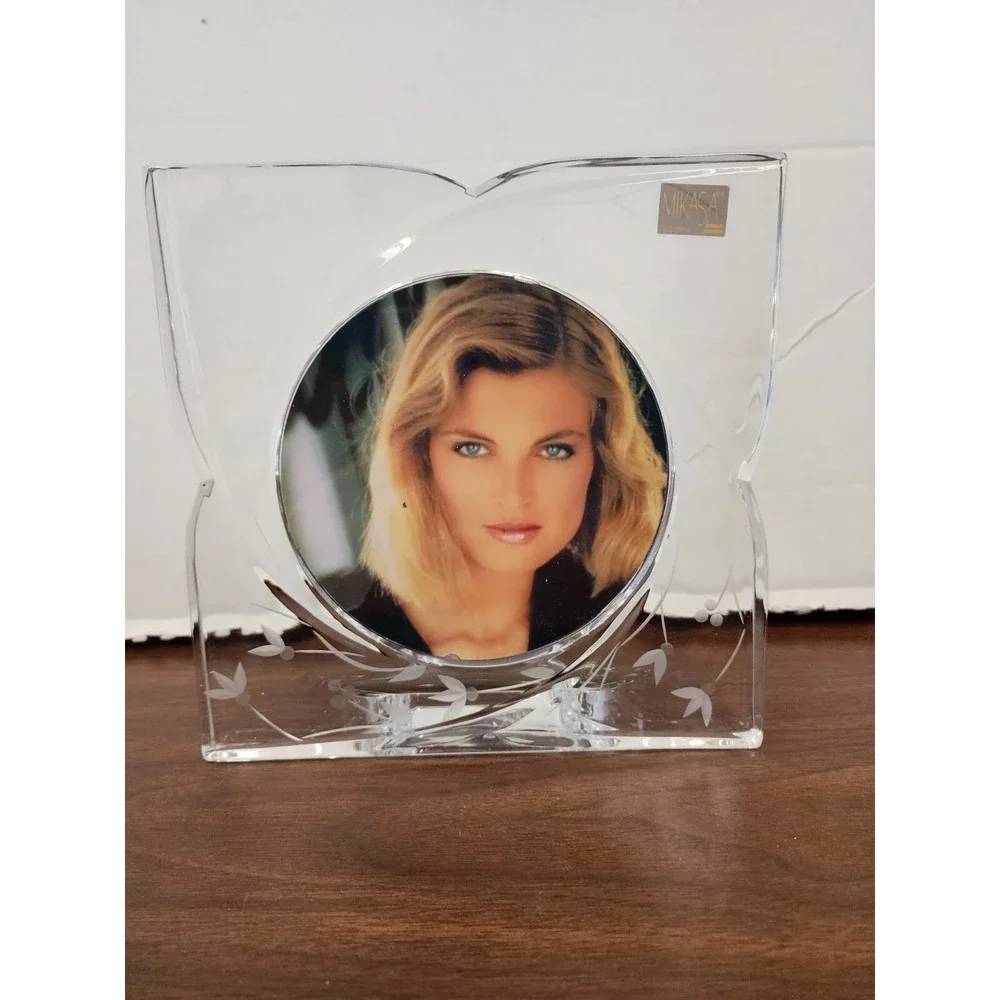 Mikasa Etched Frosted Floral Thick Glass Frame Square 8